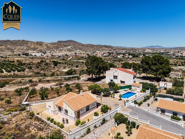 ARB3VLP50: Villa for Sale in Arboleas, Almería