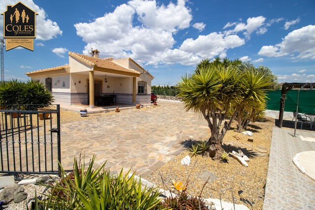 ARB3VLP50: Villa for Sale in Arboleas, Almería