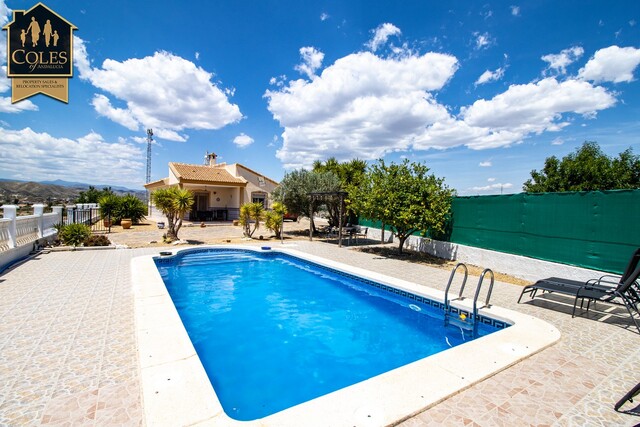 ARB3VLP50: Villa for Sale in Arboleas, Almería
