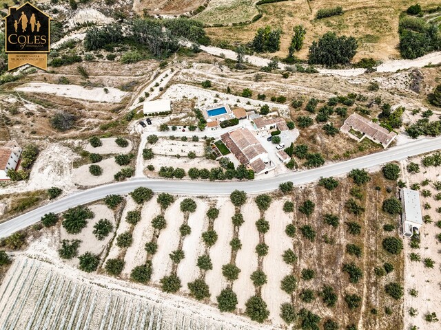 BLA8C01: Cortijo for Sale in Velez Blanco, Almería