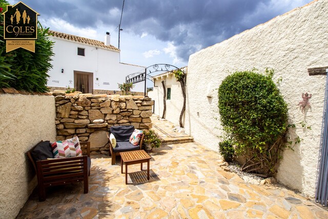 BLA8C01: Cortijo for Sale in Velez Blanco, Almería