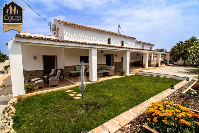 BLA8C01: Cortijo for Sale in Velez Blanco, Almería