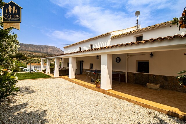 BLA8C01: Cortijo for Sale in Velez Blanco, Almería