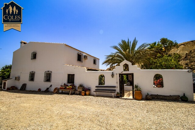 HUE5C04: Cortijo for Sale in Huercal-Overa, Almería