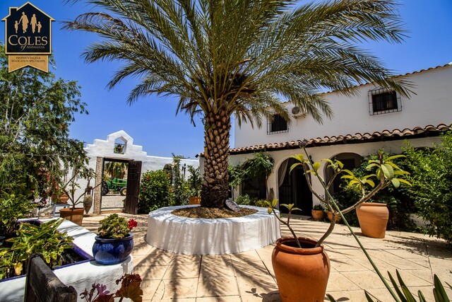 HUE5C04: Cortijo for Sale in Huercal-Overa, Almería