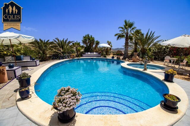 HUE5C04: Cortijo for Sale in Huercal-Overa, Almería