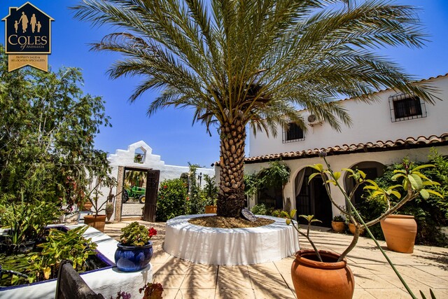 HUE5C04: Cortijo for Sale in Huercal-Overa, Almería