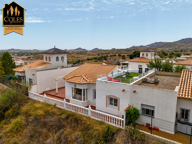 TUR2V23: Villa for Sale in Turre, Almería