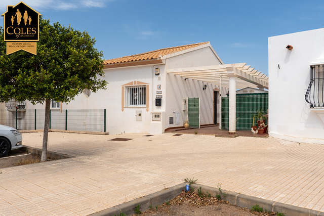 TUR2V23: Villa for Sale in Turre, Almería