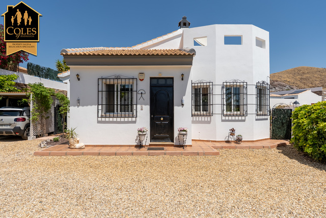 ARB3VL38: Villa for Sale in Arboleas, Almería