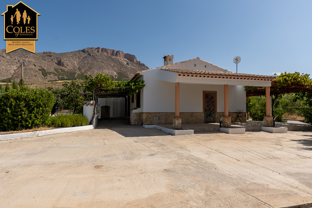 BLA3V11: Villa for Sale in Velez Blanco, Almería
