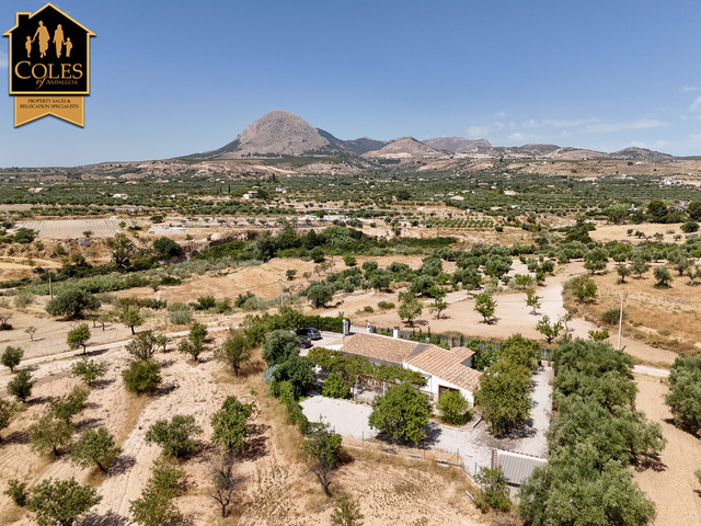 BLA3V11: Villa for Sale in Velez Blanco, Almería