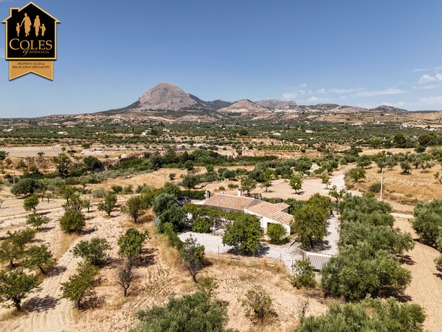BLA3V11: Villa for Sale in Velez Blanco, Almería