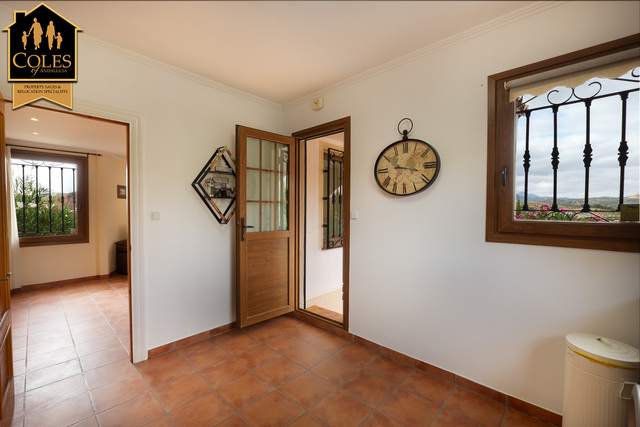 RUB3V22: Villa for Sale in Velez Rubio, Almería