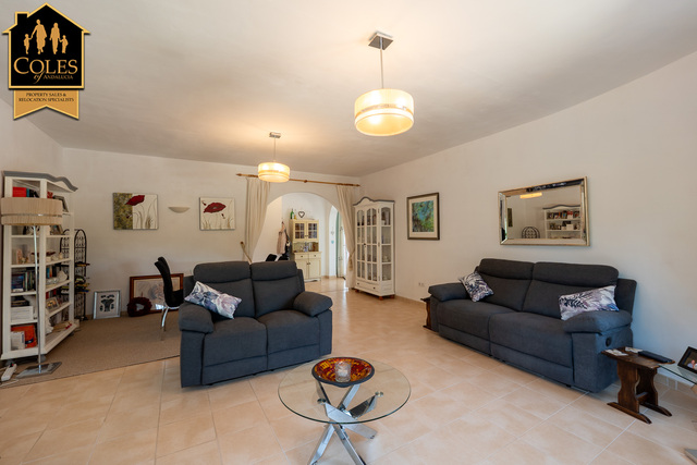 VAL3V18: Villa for Sale in Valle del Este Golf, Almería