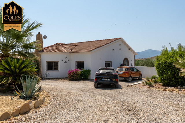 VAL3V18: Villa for Sale in Valle del Este Golf, Almería