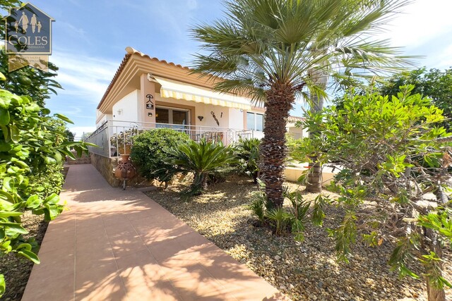 ANT3V05: Villa for Sale in Antas, Almería