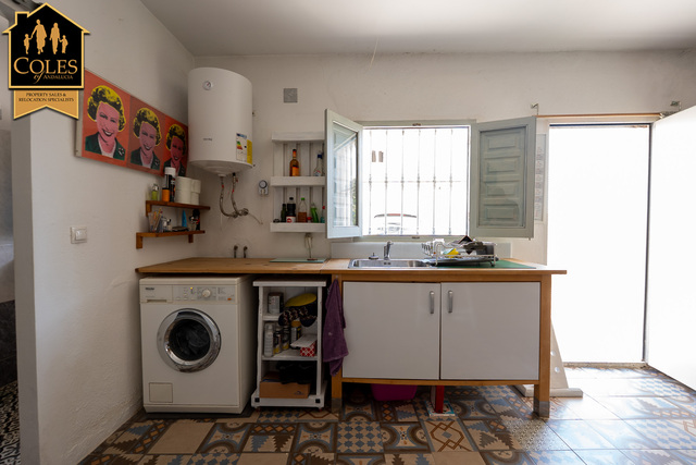LUB2C02: Cortijo for Sale in Lubrin, Almería