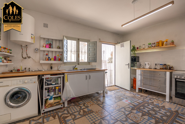 LUB2C02: Cortijo for Sale in Lubrin, Almería