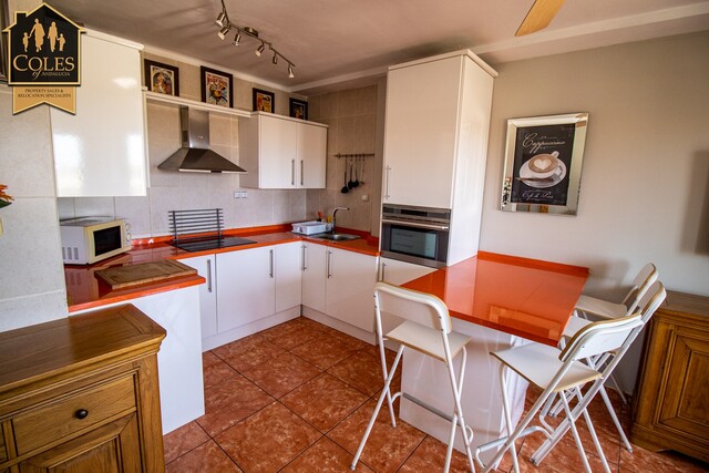 TUR3A48: Apartment for Sale in Turre, Almería