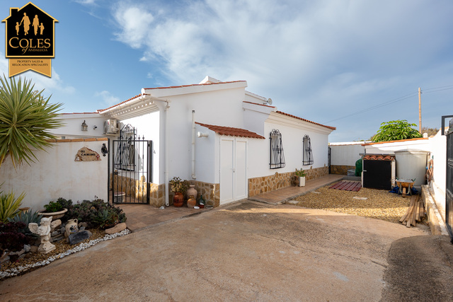 URC2V01: Villa for Sale in Urcal, Almería