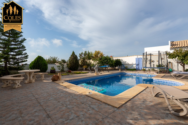 URC2V01: Villa for Sale in Urcal, Almería