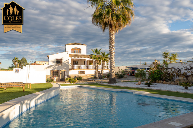 VER5V04: Villa for Sale in Vera, Almería