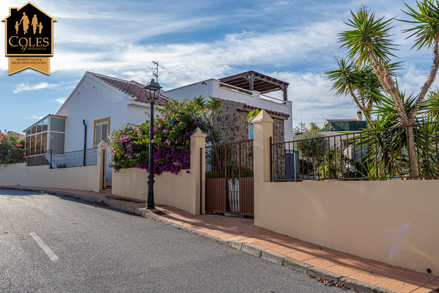 ALF2V01: Villa for Sale in La Alfoquia, Almería