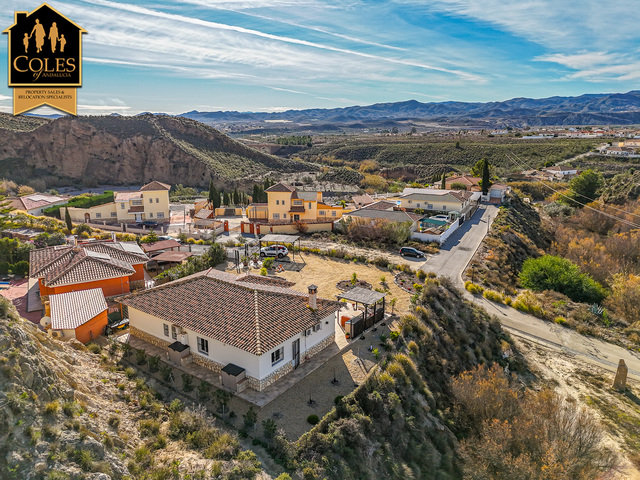 ZUR3V17: Villa for Sale in Zurgena, Almería