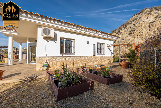 ZUR3V17: Villa for Sale in Zurgena, Almería