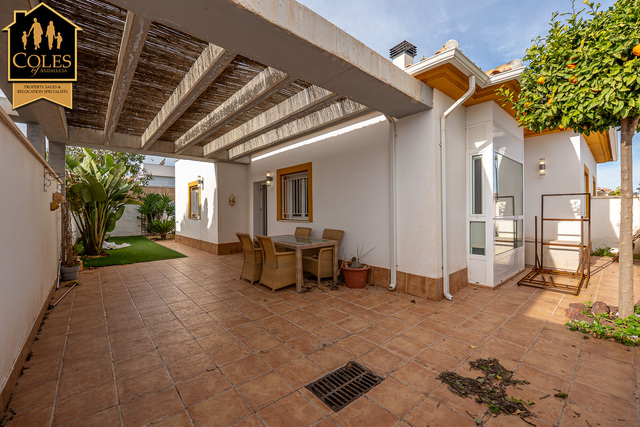 TUR3V56: Villa for Sale in Turre, Almería