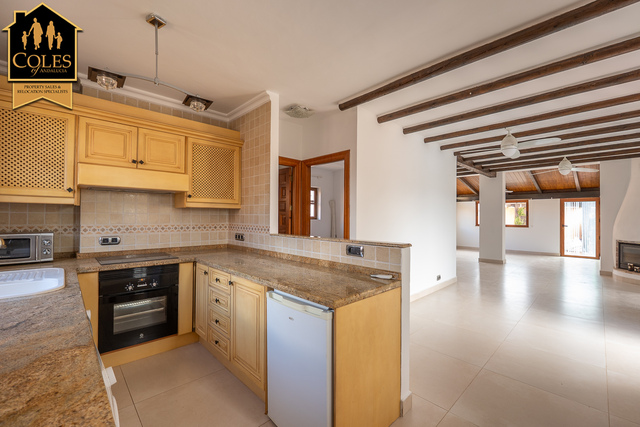 DES3V05: Villa for Sale in Desert Springs, Almería