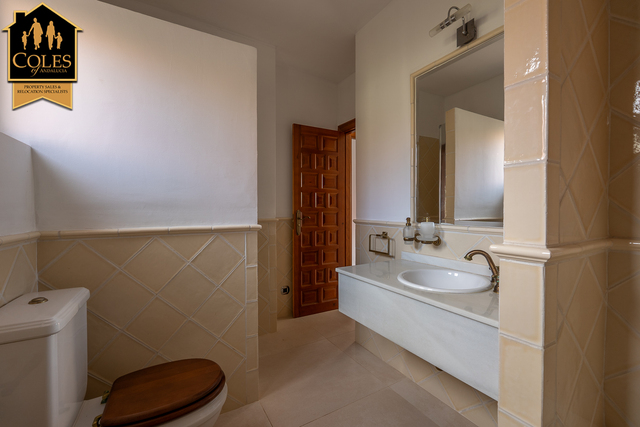 DES3V05: Villa for Sale in Desert Springs, Almería