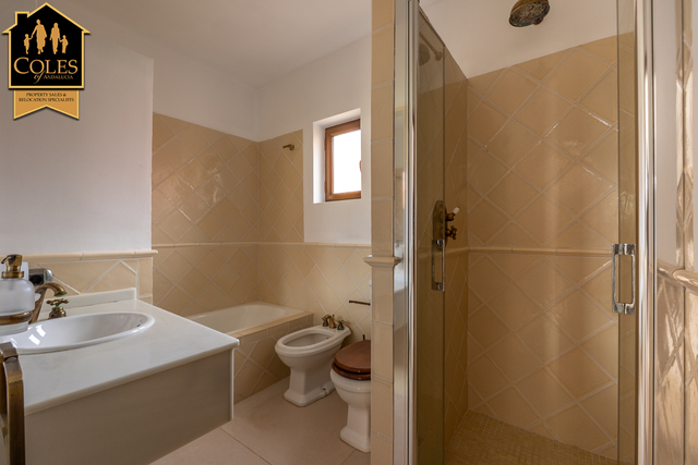 DES3V05: Villa for Sale in Desert Springs, Almería