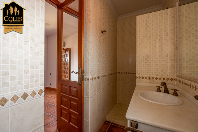 DES3V05: Villa for Sale in Desert Springs, Almería