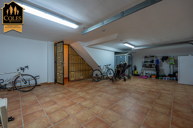 DES4V04: Villa for Sale in Desert Springs, Almería