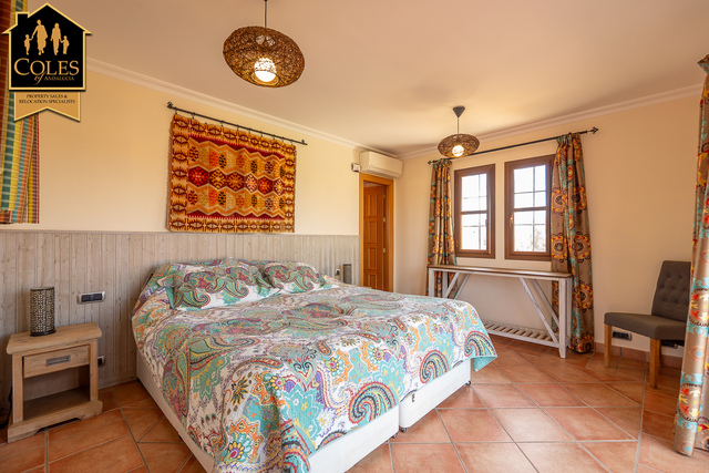 DES4V04: Villa for Sale in Desert Springs, Almería