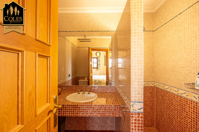 DES4V04: Villa for Sale in Desert Springs, Almería