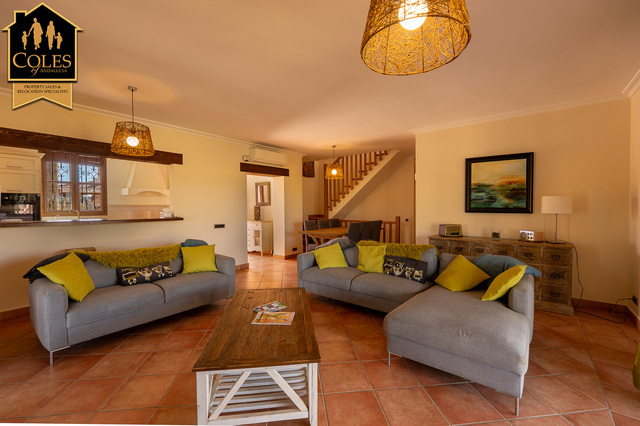 DES4V04: Villa for Sale in Desert Springs, Almería