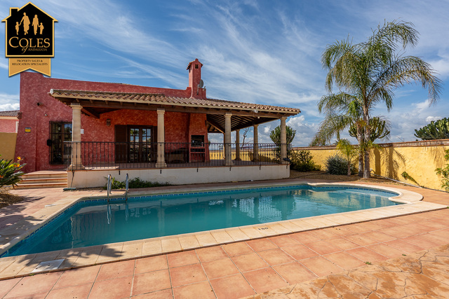 DES4V04: Villa for Sale in Desert Springs, Almería