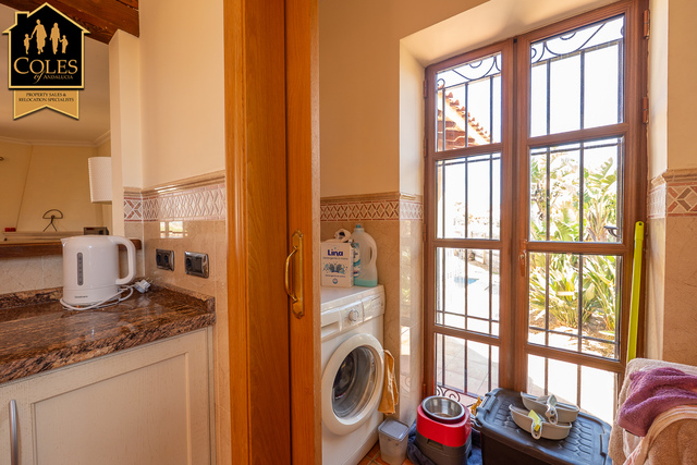 DES4V04: Villa for Sale in Desert Springs, Almería