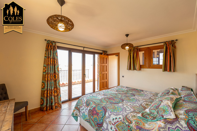 DES4V04: Villa for Sale in Desert Springs, Almería