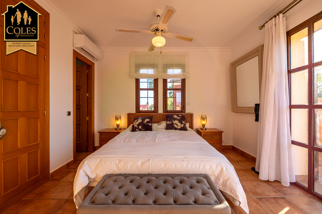 DES4V03: Villa for Sale in Desert Springs, Almería