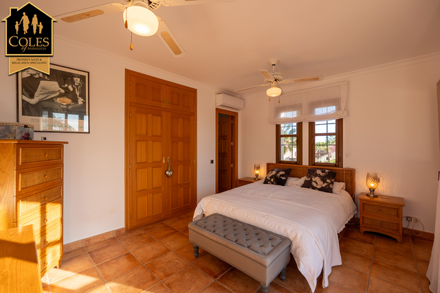 DES4V03: Villa for Sale in Desert Springs, Almería