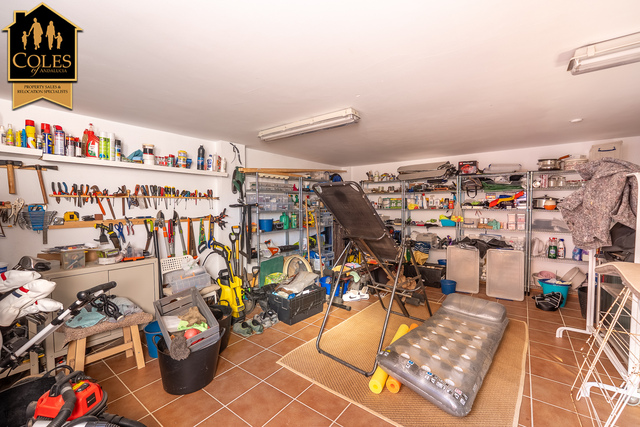 DES4V03: Villa for Sale in Desert Springs, Almería