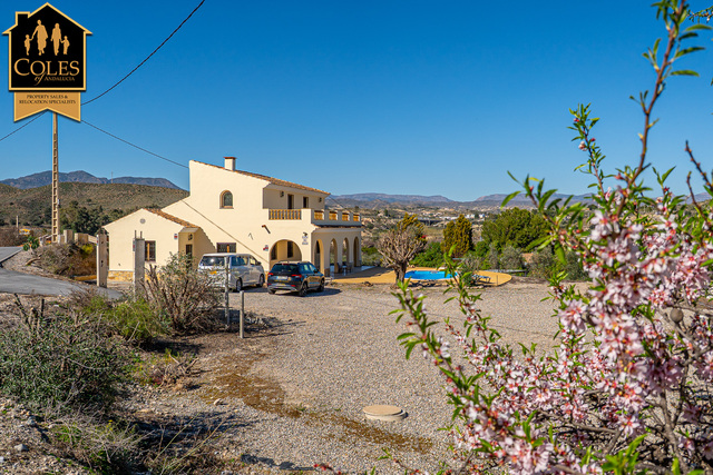 CAN4V03: Villa for Sale in Cantoria, Almería CAN4V03: Villa for Sale in Cantoria, Almería