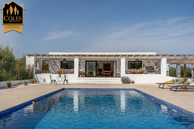 MOJ3V19: Villa for Sale in Mojácar, Almería