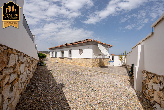 ARB3VGL18: Villa for Sale in Arboleas, Almería