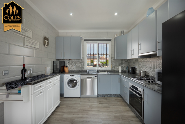 ARB3VGL18: Villa for Sale in Arboleas, Almería