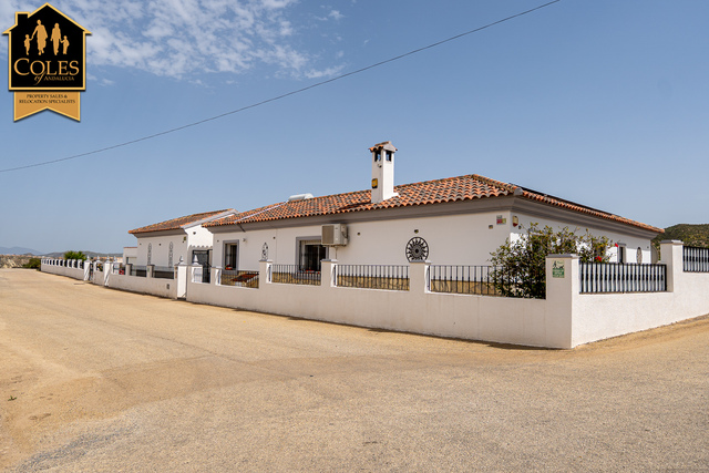 ARB3VGL18: Villa for Sale in Arboleas, Almería
